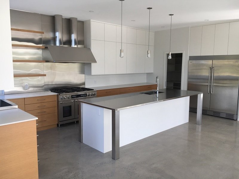 Minimalist workspace