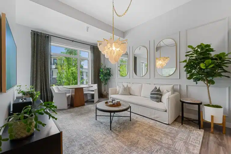 CRESTMONT Residence Living Room