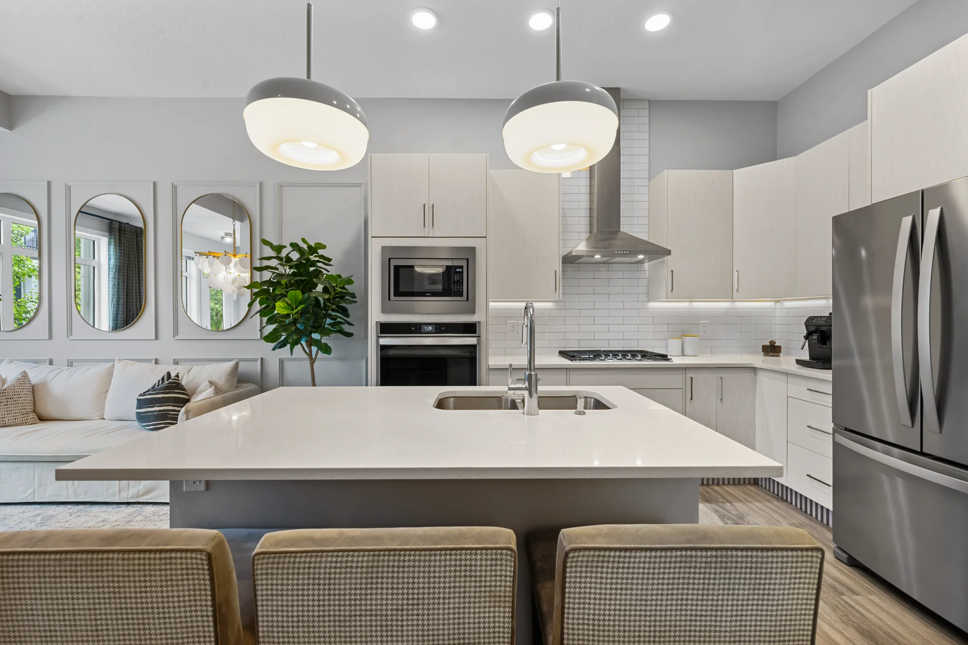 CRESTMONT Residence Kitchen Room